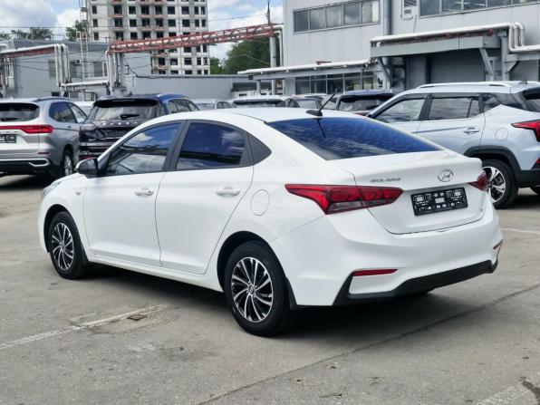 Hyundai Solaris II с пробегом 2017 года, цена 1 345 000 рублей, 122511 км, седан, Автокод Объявления