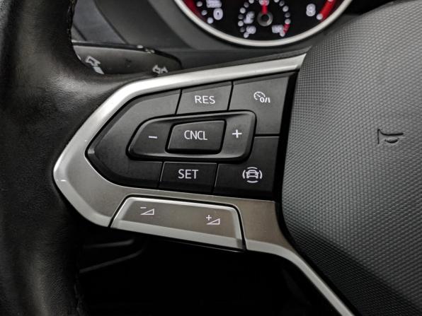 Volkswagen Tiguan II Рестайлинг с пробегом 2022 года, цена 3 155 000 рублей, 30461 км, внедорожник, Автокод Объявления