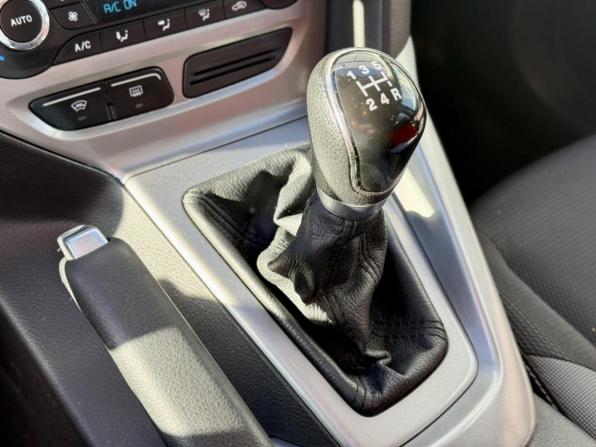 Ford Focus III с пробегом 2015 года, цена 689 000 рублей, 268517 км, хэтчбек, Автокод Объявления