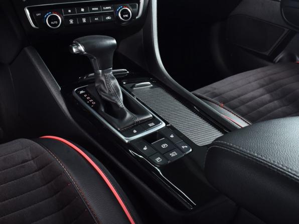 Kia Optima IV Рестайлинг с пробегом 2019 года, цена 2 174 995 рублей, 99208 км, седан, Автокод Объявления