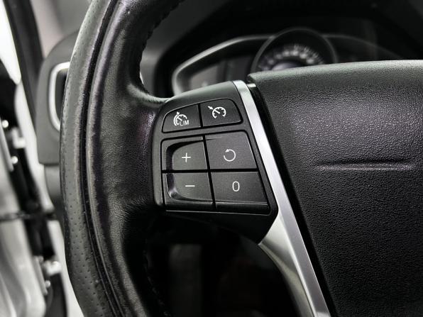 Volvo V60 I Рестайлинг с пробегом 2016 года, цена 1 450 000 рублей, 157300 км, универсал, Автокод Объявления