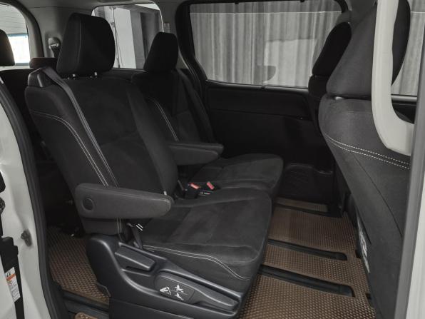 Toyota Esquire I с пробегом 2015 года, цена 1 849 000 рублей, 157000 км, минивэн, Автокод Объявления