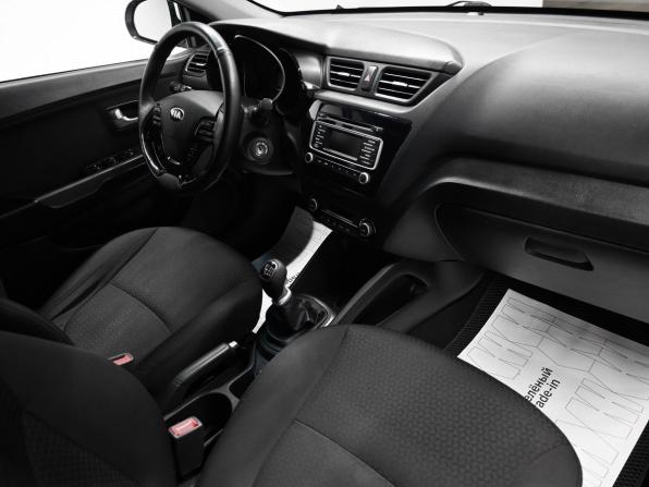 Kia Rio III Рестайлинг с пробегом 2016 года, цена 895 000 рублей, 215971 км, седан, Автокод Объявления