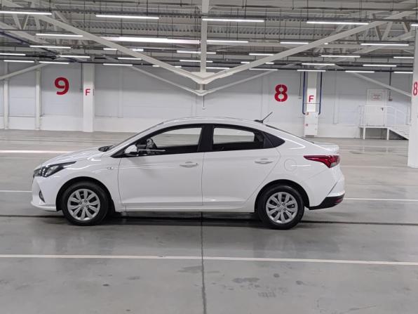 Hyundai Solaris II Рестайлинг с пробегом 2021 года, цена 1 300 000 рублей, 122795 км, седан, Автокод Объявления