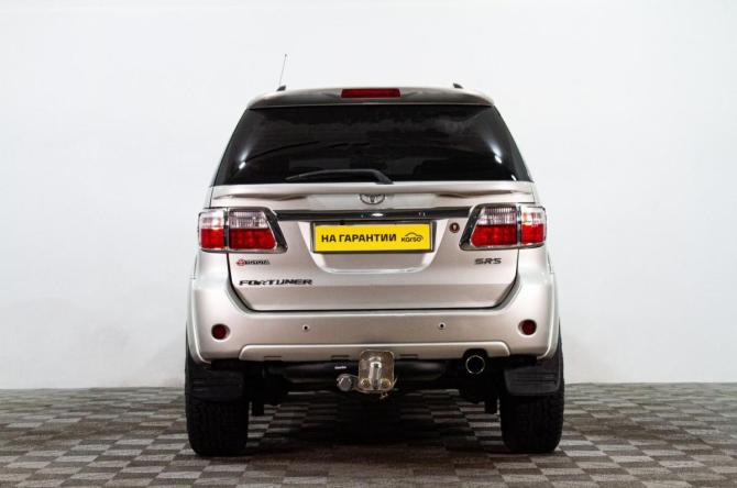 Toyota Fortuner I Рестайлинг с пробегом 2010 года, цена 2 619 000 рублей, 165000 км, внедорожник, Автокод Объявления