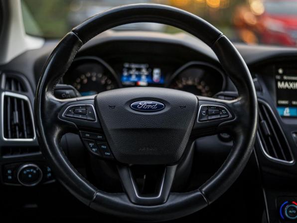 Ford Focus III Рестайлинг с пробегом 2018 года, цена 1 210 000 рублей, 111975 км, хэтчбек, Автокод Объявления