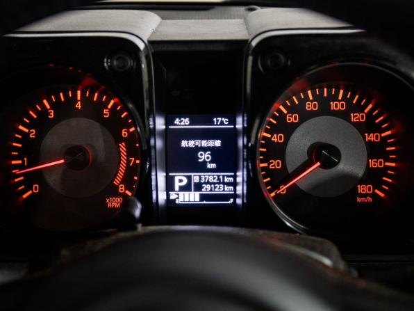 Suzuki Jimny IV с пробегом 2021 года, цена 2 040 000 рублей, 29346 км, внедорожник, Автокод Объявления