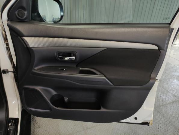 Mitsubishi Outlander III Рестайлинг 2 с пробегом 2017 года, цена 1 746 000 рублей, 137545 км, внедорожник, Автокод Объявления