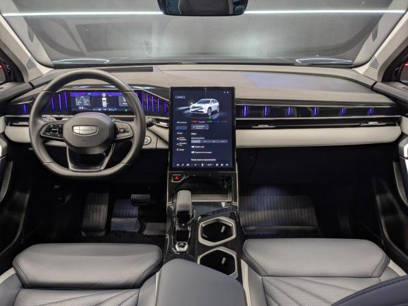 Geely Atlas II с пробегом 2024 года, цена 2 895 000 рублей, 20943 км, внедорожник, Автокод Объявления