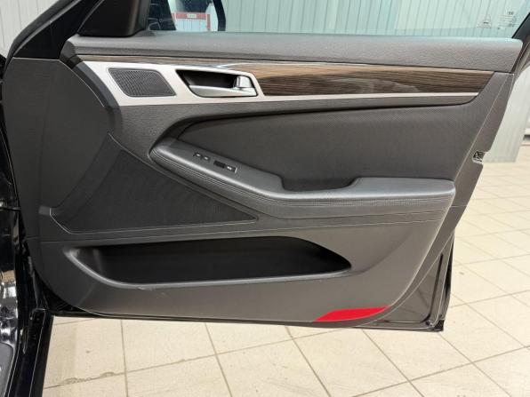 Hyundai Genesis II с пробегом 2015 года, цена 2 145 000 рублей, 147558 км, седан, Автокод Объявления