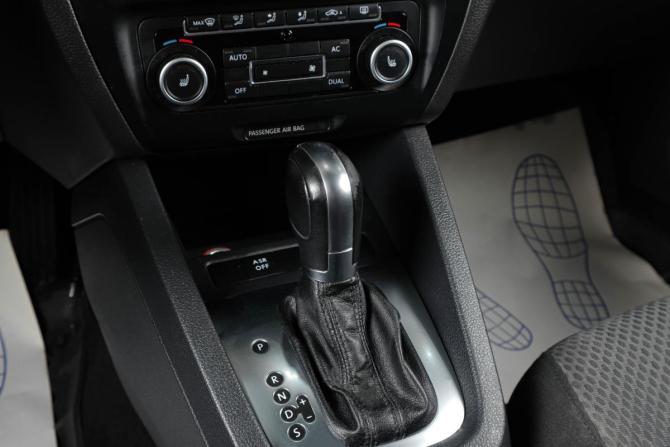 Volkswagen Jetta VI с пробегом 2012 года, цена 859 000 рублей, 222798 км, седан, Автокод Объявления