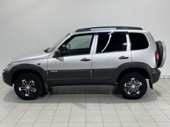 Chevrolet Niva I Рестайлинг с пробегом 2017 года, цена 745 000 рублей, 106428 км, внедорожник, Автокод Объявления