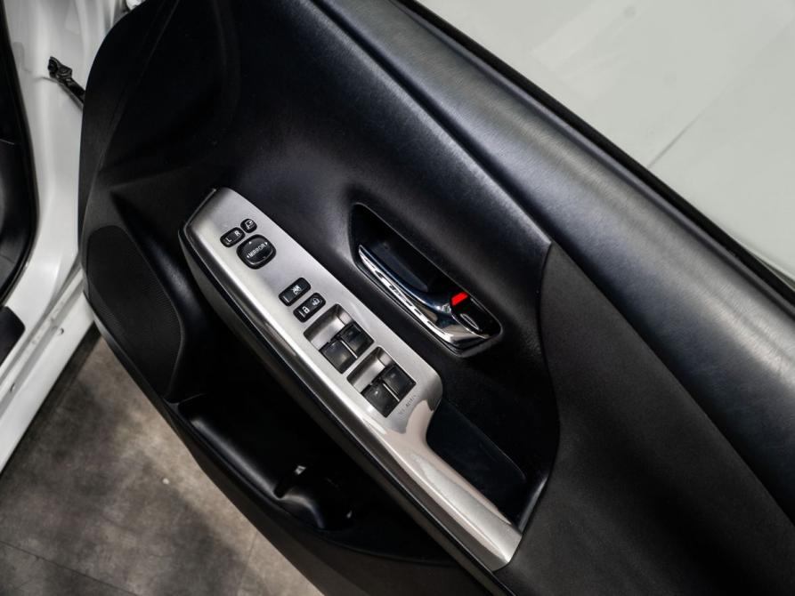Toyota Prius Alpha I (ZVW40/41) Рестайлинг Чита  - изображение 15