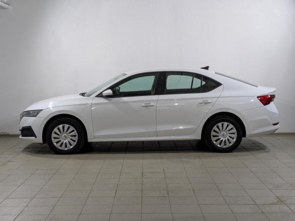 Skoda Octavia IV (A8) с пробегом 2021 года, цена 2 465 000 рублей, 53778 км, лифтбек, Автокод Объявления