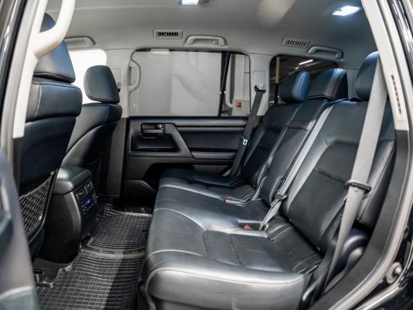 Toyota Land Cruiser 200 Series Рестайлинг 2 с пробегом 2019 года, цена 7 350 000 рублей, 194019 км, внедорожник, Автокод Объявления