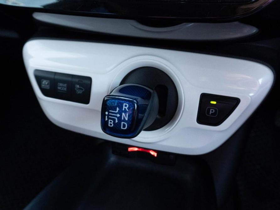 Toyota Prius IV (XW50) Улан-Удэ  - изображение 18
