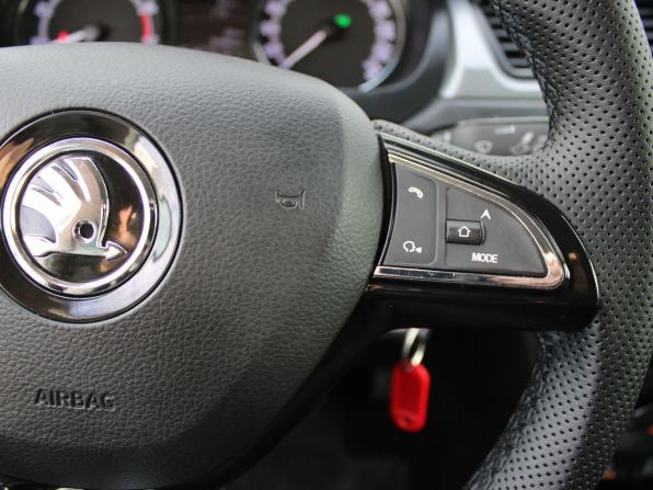 Skoda Rapid I Рестайлинг с пробегом 2018 года, цена 1 329 000 рублей, 94943 км, лифтбек, Автокод Объявления