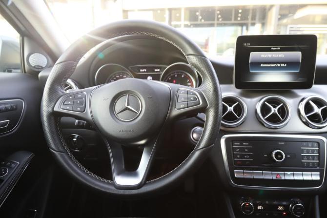 Mercedes-Benz GLA I (X156) с пробегом 2017 года, цена 2 340 000 рублей, 91463 км, внедорожник, Автокод Объявления