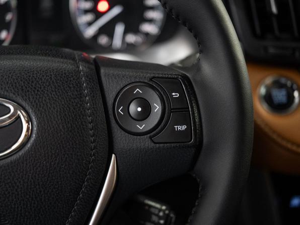 Toyota RAV4 IV (XA40) Рестайлинг с пробегом 2016 года, цена 2 585 000 рублей, 146176 км, внедорожник, Автокод Объявления