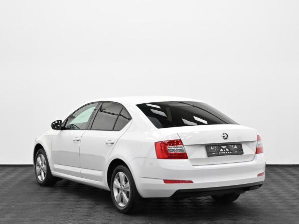 Skoda Octavia III (A7) с пробегом 2015 года, цена 1 349 000 рублей, 120000 км, лифтбек, Автокод Объявления