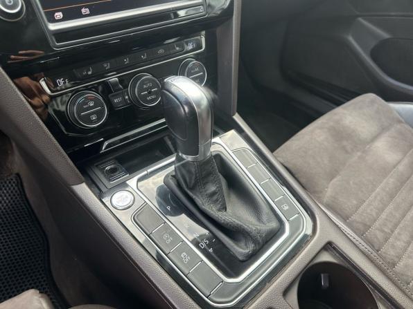 Volkswagen Passat B8 с пробегом 2015 года, цена 1 650 000 рублей, 235001 км, седан, Автокод Объявления