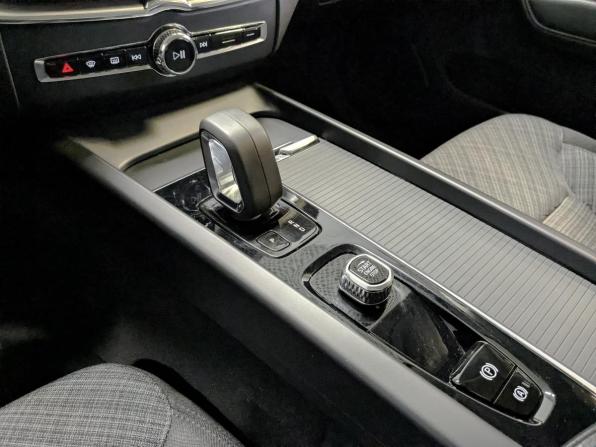 Volvo XC60 II с пробегом 2021 года, цена 4 085 000 рублей, 60002 км, внедорожник, Автокод Объявления