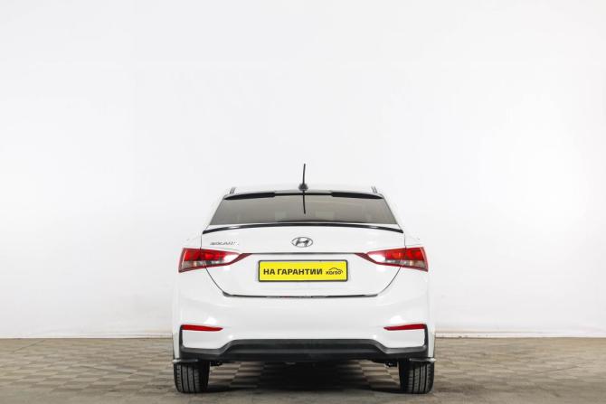 Hyundai Solaris II с пробегом 2017 года, цена 789 000 рублей, 240000 км, седан, Автокод Объявления
