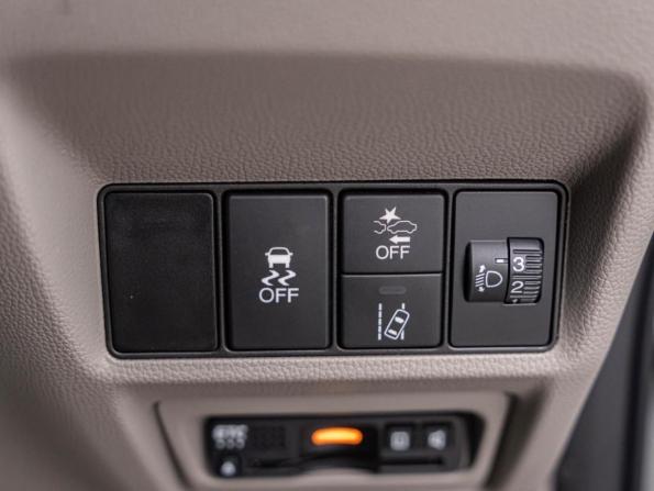 Honda Stepwgn V Рестайлинг с пробегом 2019 года, цена 2 295 000 рублей, 100536 км, минивэн, Автокод Объявления