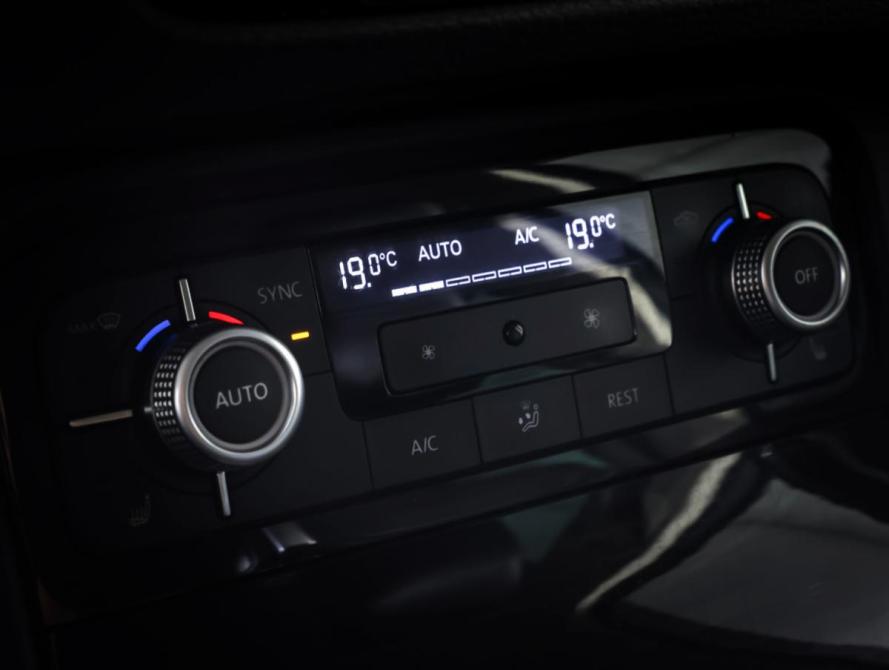 Volkswagen Touareg II Рестайлинг Москва  - изображение 18