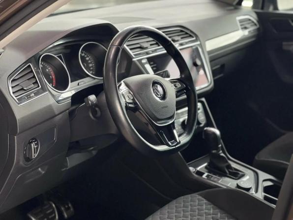 Volkswagen Tiguan II с пробегом 2018 года, цена 1 995 000 рублей, 134374 км, внедорожник, Автокод Объявления