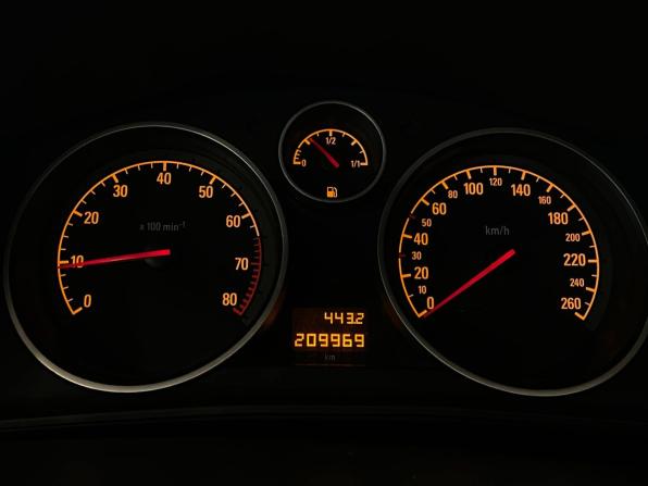 Opel Astra H Рестайлинг с пробегом 2011 года, цена 775 000 рублей, 209969 км, седан, Автокод Объявления
