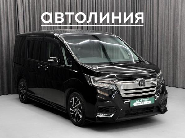 Honda Stepwgn V Рестайлинг с пробегом 2017 года, цена 2 085 000 рублей, 92000 км, минивэн, Автокод Объявления