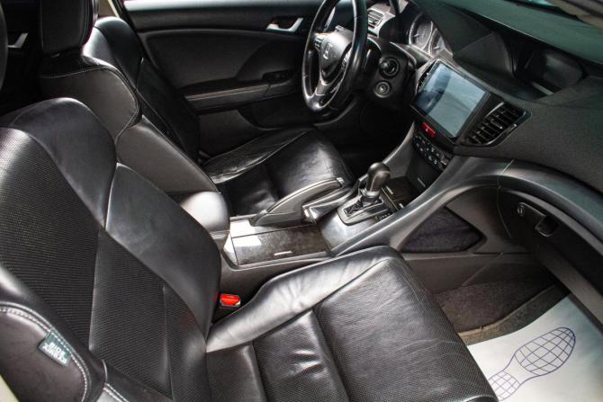 Honda Accord VIII Рестайлинг с пробегом 2011 года, цена 1 289 000 рублей, 250600 км, седан, Автокод Объявления