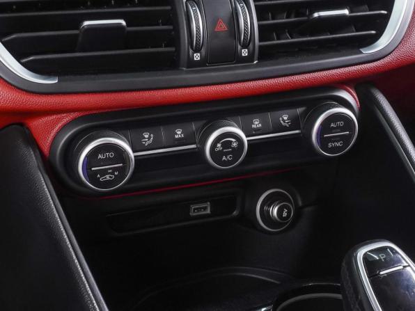 Alfa Romeo Giulia II (952) Рестайлинг с пробегом 2020 года, цена 2 680 000 рублей, 125740 км, седан, Автокод Объявления
