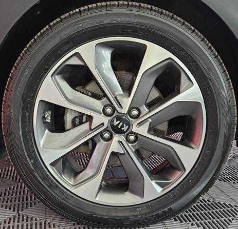 Kia Stonic I с пробегом 2017 года, цена 1 750 000 рублей, 73421 км, внедорожник, Автокод Объявления