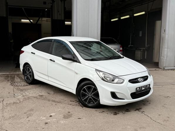Hyundai Solaris I с пробегом 2014 года, цена 859 000 рублей, 134000 км, седан, Автокод Объявления