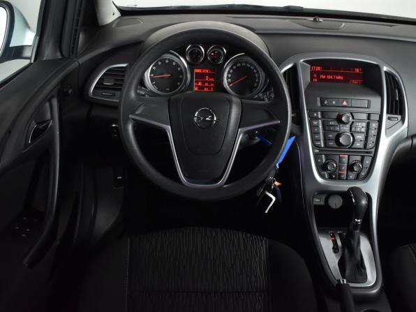 Opel Astra J Рестайлинг с пробегом 2014 года, цена 640 000 рублей, 108012 км, хэтчбек, Автокод Объявления