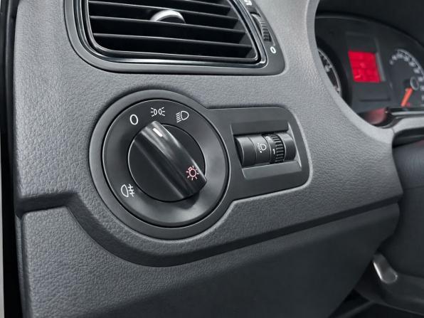 Volkswagen Polo V с пробегом 2012 года, цена 719 000 рублей, 261113 км, седан, Автокод Объявления