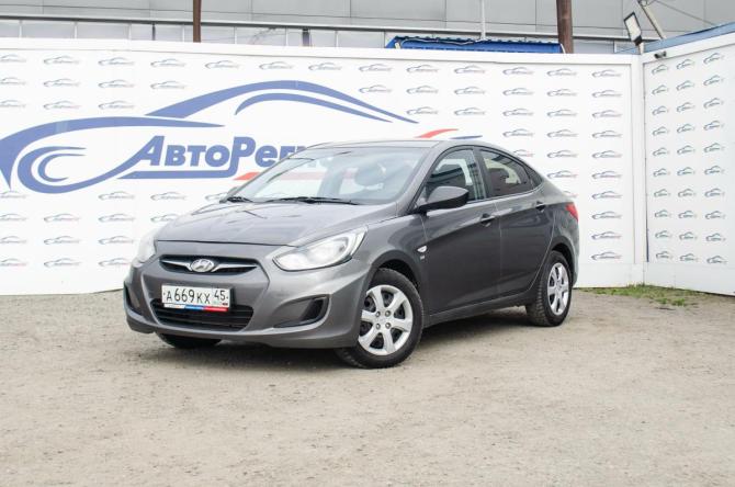 Hyundai Solaris I с пробегом 2013 года, цена 670 000 рублей, 249000 км, седан, Автокод Объявления