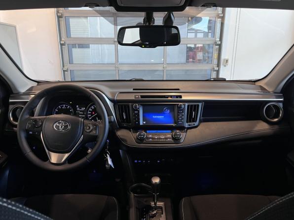 Toyota RAV4 IV (XA40) Рестайлинг с пробегом 2017 года, цена 2 911 200 рублей, 74809 км, внедорожник, Автокод Объявления
