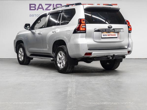 Toyota Land Cruiser Prado 150 Series Рестайлинг 2 с пробегом 2017 года, цена 6 449 000 рублей, 67249 км, внедорожник, Автокод Объявления