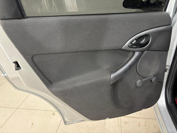 Ford Focus I Рестайлинг с пробегом 2004 года, цена 370 000 рублей, 302660 км, седан, Автокод Объявления