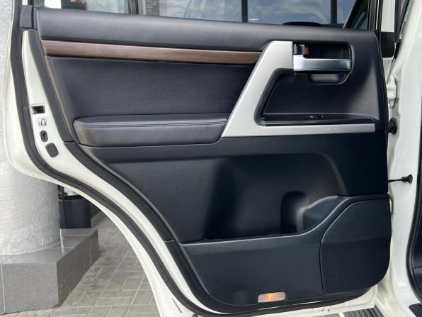 Toyota Land Cruiser 200 Series Рестайлинг 2 с пробегом 2019 года, цена 6 399 000 рублей, 180132 км, внедорожник, Автокод Объявления