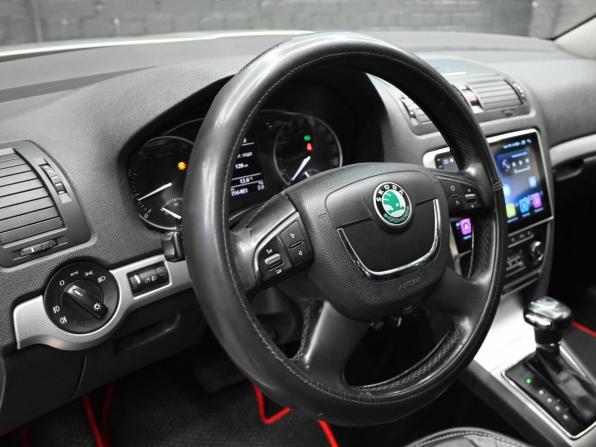 Skoda Octavia II (A5) Рестайлинг с пробегом 2012 года, цена 820 000 рублей, 256476 км, лифтбек, Автокод Объявления