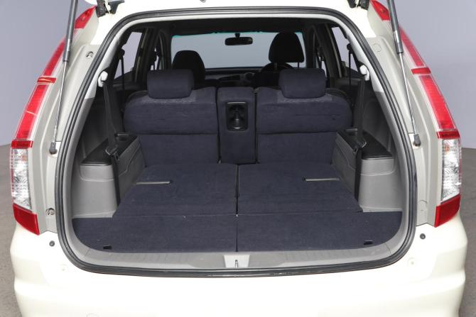 Honda Stream II Рестайлинг с пробегом 2010 года, цена 1 299 000 рублей, 120000 км, компактвэн, Автокод Объявления