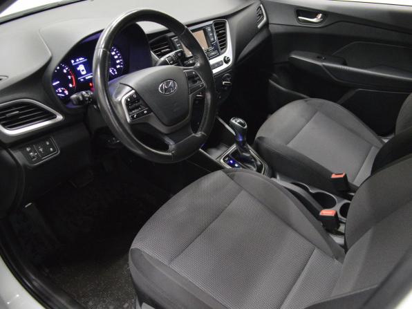 Hyundai Solaris II с пробегом 2017 года, цена 1 207 000 рублей, 153552 км, седан, Автокод Объявления