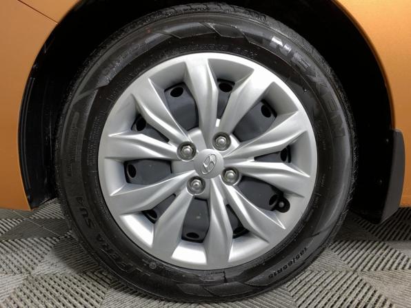 Hyundai Solaris II с пробегом 2018 года, цена 1 335 000 рублей, 114294 км, седан, Автокод Объявления