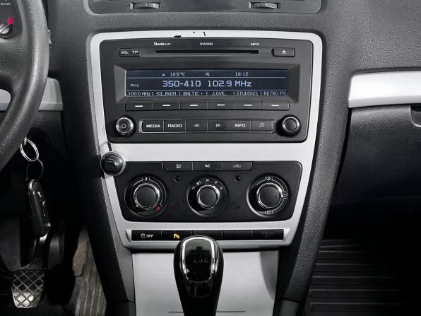 Skoda Octavia II (A5) Рестайлинг с пробегом 2011 года, цена 570 000 рублей, 389116 км, лифтбек, Автокод Объявления