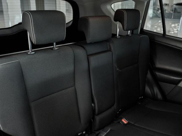 Toyota RAV4 IV (XA40) Рестайлинг с пробегом 2018 года, цена 2 408 000 рублей, 116631 км, внедорожник, Автокод Объявления