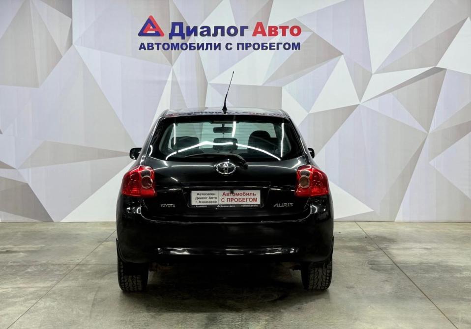 Toyota Auris I Азнакаево  - изображение 6